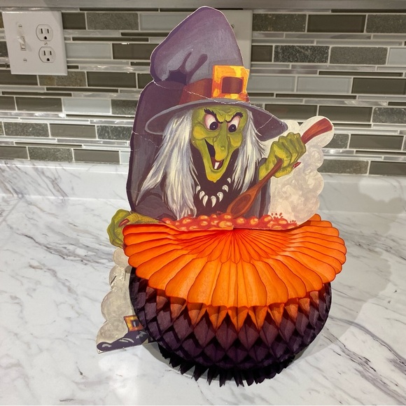 Vintage Amscan Witch Cauldron honey comb crepe Centerpiece vintage Halloween - Picture 2 of 6